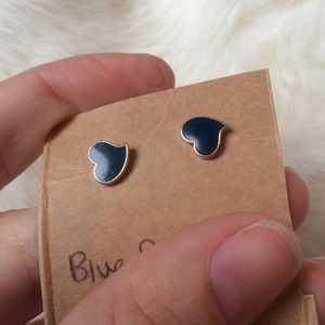 Vintage Jewelry - Deep Navy Blue & Golden Heart Stud Earrings Vintage Jewelry - Deep Navy Blue & Golden Heart Stud Earrings